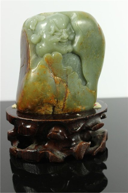 A hetian jade statue (1 of 5)