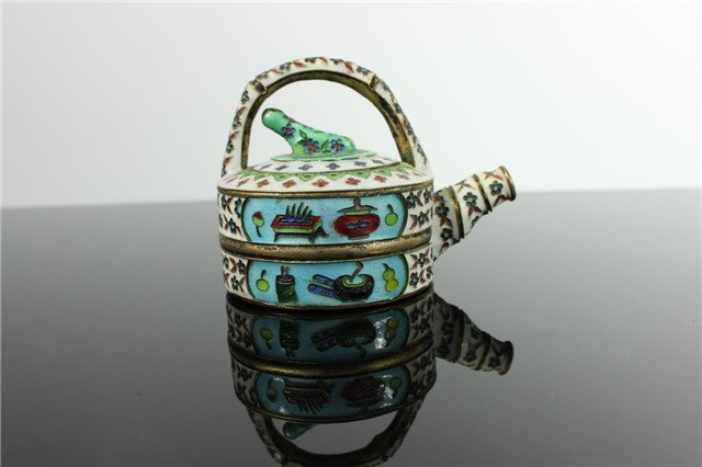 A cloisonne teapot (1 of 5)
