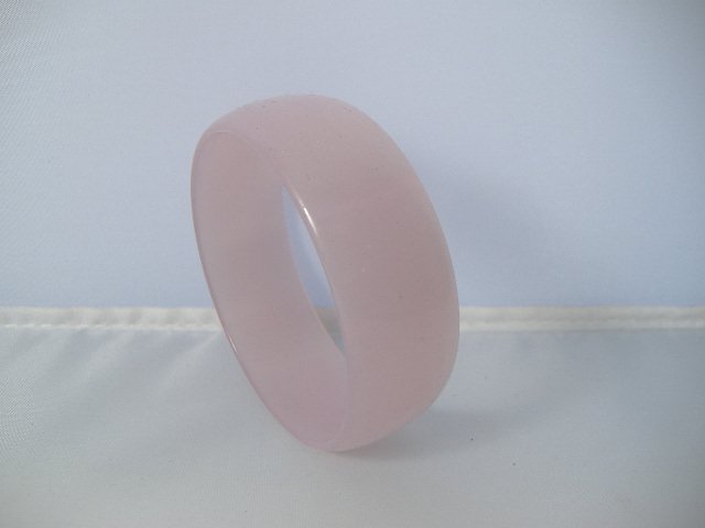 Vintage Lucite 1970s Amethyst Bangle Bracelet: Manufactured by Best Plastics of Providence RI in the 1970s. Measures approx. 1 inch in width and approx. 2 3/4 inches in diameter.