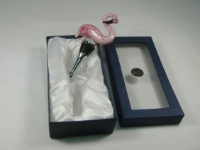 Vintage Murano Glass Flamingo Wine Stopper: A wine stopper is an essential wine accessory to close leftover wine bottles before refrigerating them. Wine stoppers are used because it is hard to put the original cork back into the bottleneck. Thi