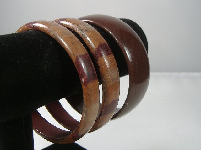 Vintage Lucite Bangle Bracelet: Vintage Lucite Bangle Bracelet. Manufactured by Best Plastics of Providence RI in the 1970s. Measures approx. 2 3/4 inches at it's maximum width