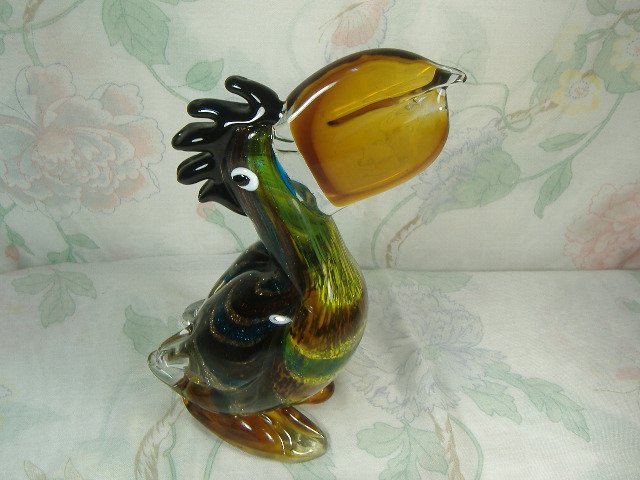 Murano Art Glass Pelican Sculpture: This Murano art glass sculpture measures approx. 10 inches in height.