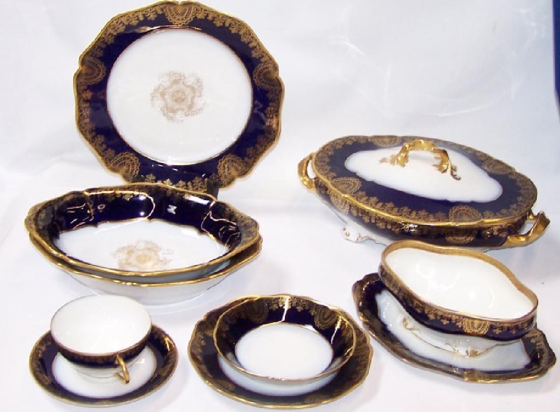 SET OF LIMOGES DINNERWARE (1 of 6)