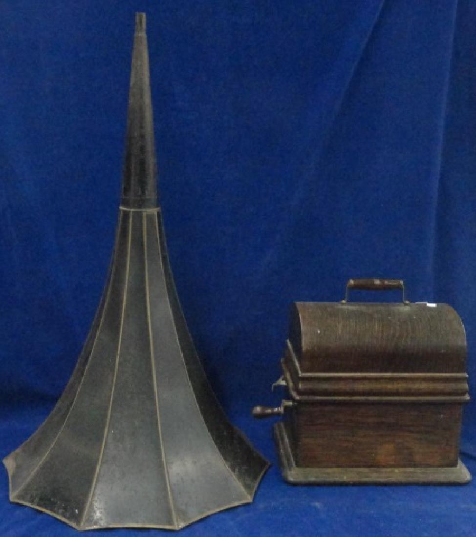 EDISON STANDARD TABLE-TOP PHONOGRAPH (1 of 2)