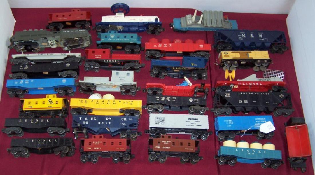 *4 GROUPS OF LIONEL ROLLING STOCK (1 of 1)