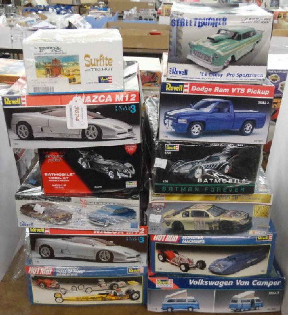 *12 REVELL PLASTIC MODEL CAR KITS (1 of 1)