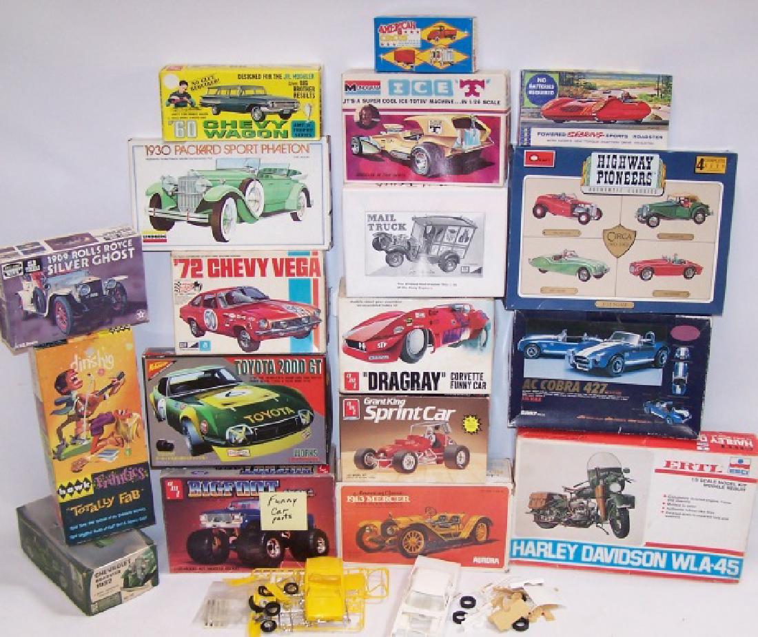 *20 PLASTIC MODEL KITS (1 of 1)