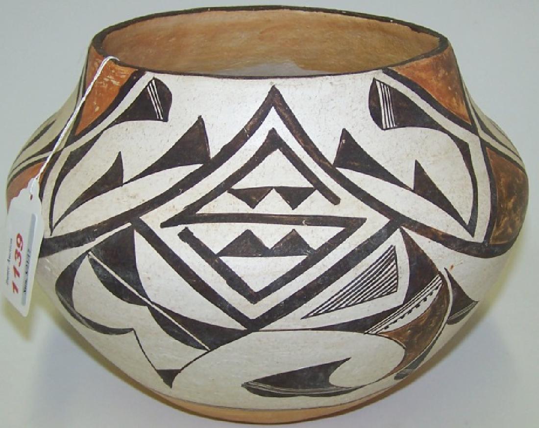 *NATIVE AMERICAN ACOMA POT (1 of 5)