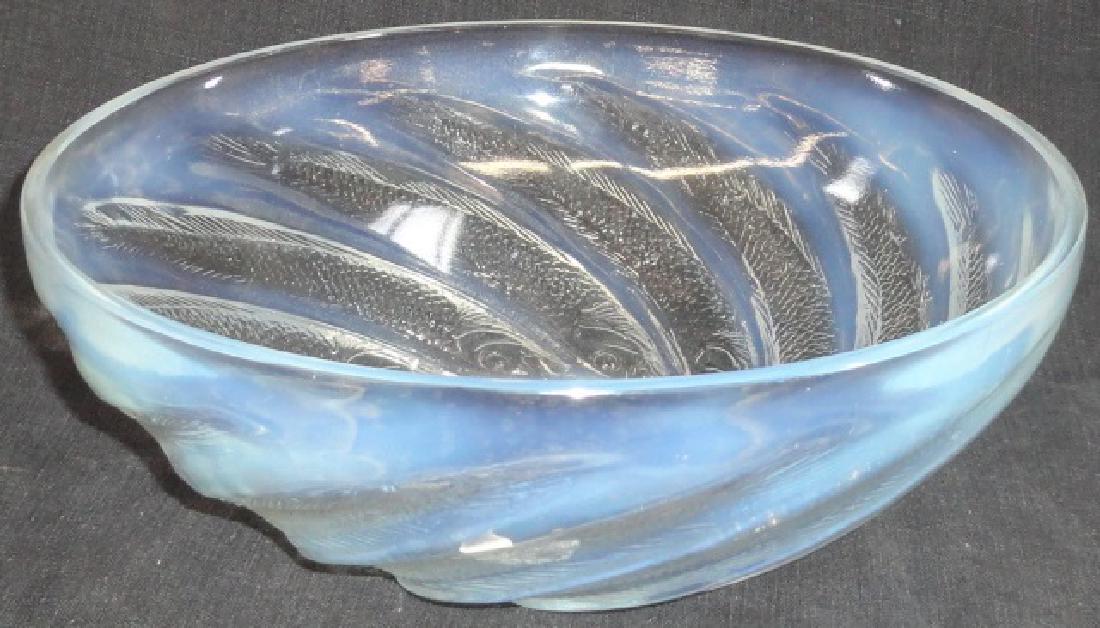 SABINO ART GLASS BOWL: With swirl decoration, approximate diameter 9 1/4".
