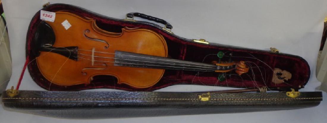*GERMAN VIOLIN: Enclosed in fitted case, complete with bow.