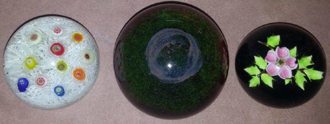 *3 ART GLASS PAPERWEIGHTS (1 of 3)