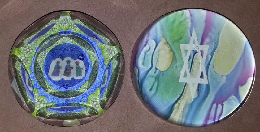 *2 ART GLASS PAPERWEIGHTS (1 of 2)