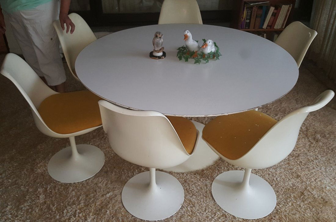 *7-PIECE KNOLL DINETTE SET (1 of 8)