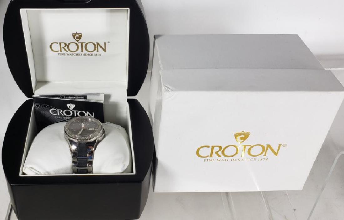 *GENTLEMEN'S WRISTWATCH: Croton jeweled automatic wind.