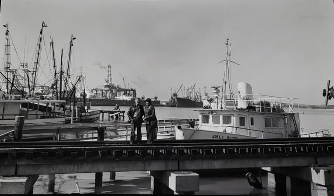 *SINSABAUGH, ART: (1924-1983 American) "Franz and Dori (Altschuler) #73", unframed gelatin silver photograph, signed and titled on verso, approximate work size 15 3/4" x 20". Provenance: From the Estate of Franz Altsch