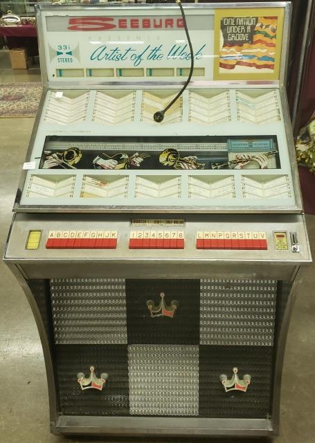 *SEEBURG 45 RPM JUKEBOX: "Artist of the Week", 1961 Seeburg 45-RPM jukebox, model AY160, coin opperated, 3 large crowns on speaker box