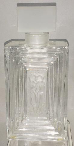 *LALIQUE PERFUME BOTTLE: "Flacon Duncan", #11381, approximate height 7 3/4".