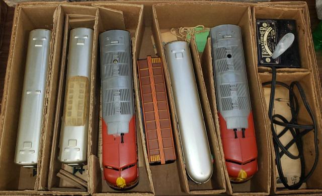 *MARX TRAIN SET: Diesel type electric train, with original box marked #44544.