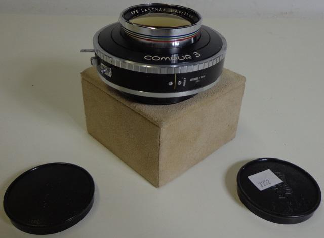VOIGTLANDER BRAUNCHWEIG APO-LANTHAR LENS: 21cm, F4.5, mounted on Compur 3 shutter (S/N: 4879562).