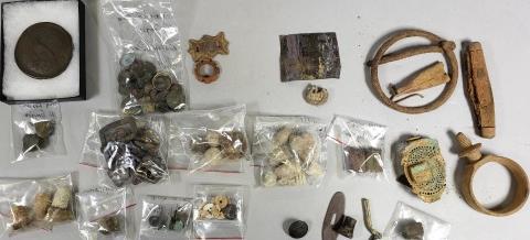GROUP OF CIVIL WAR RELICS: Confederate and Union bullets from Kinston, North Carolina; buckles, buttons, cartridge box, and relics from northern Georgia battlefields; buckle found on retreat route from Chancellorsville; relics 