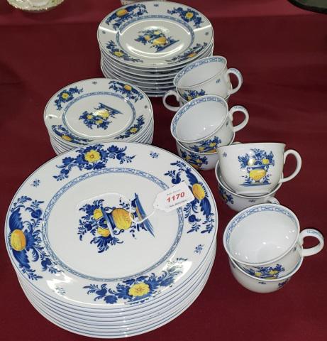 *SET OF VISTA ALEGRE DINNERWARE: Viana pattern, comprising 8 dinner plates 10 1/2", 8 salad plates 8 1/2", 8 bread plates 6 7/8" and 8 coffee cups.