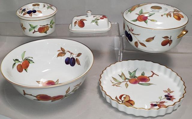 *5 PCS ROYAL WORCESTER DINNERWARE: "Evesham" pattern, gold rimmed, comprising large serving bowl 11 1/4", flan dish 10 1/2", covered serving bowl with 2 gilt handles 8 9/16", ribbed covered bowl 5 5/8" and a covered butter.