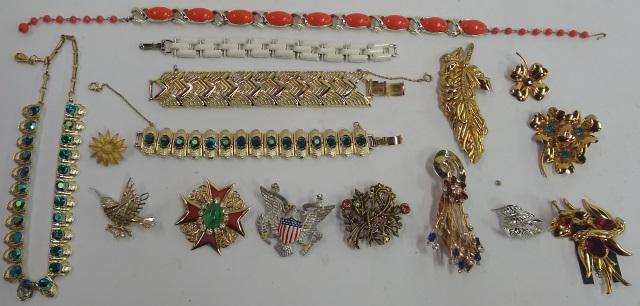 *GROUP OF COSTUME JEWELRY: 18 pieces of Coro, necklaces, bracelets, and pins.