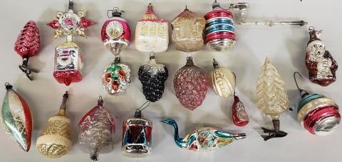 *GROUP OF VINTAGE CHRISTMAS ORNAMENTS: Glass ornaments including house, Santa, grapes, etc.