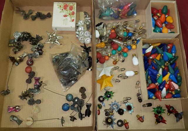 *2 GROUPS OF VINTAGE CHRISTMAS LIGHTS: Lights and candle holders.