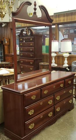 *3 PIECE QUEEN ANNE STYLE BEDROOM SET: Comprising highboy, upper section fitted with 4 drawers, lower section having 2 drawers, raised on cabriole legs ending on padded feet, approximate height 79", width 38 1/2, depth 17", mirrored dresse