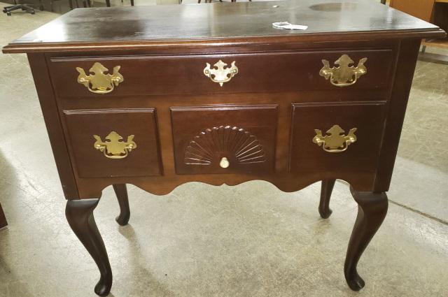 *QUEEN ANNE STYLE LOWBOY: Fitted with single drawer over 3 drawers, and cabriole legs, approximate height 31 5/8", width 36", depth 19".