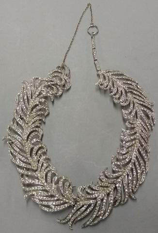 SILVER TONE NECKLACE: Necklace.