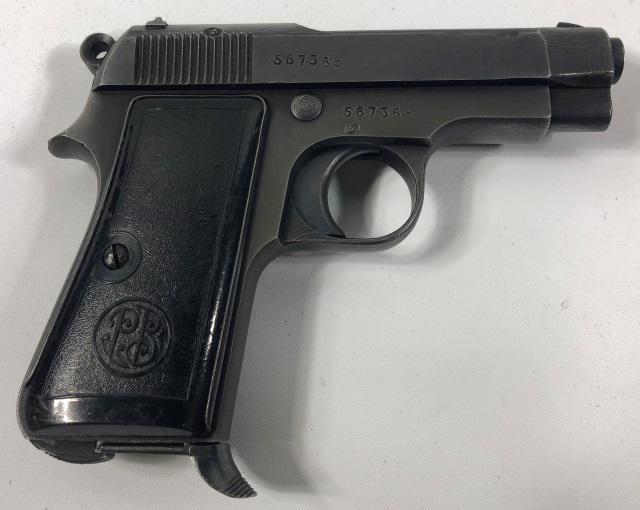 P. BERETTA PISTOL: P. Beretta, model 35 1944, semi-auto pistol, 32 cal., S/N 567365, complete with holster and 2 magazines (Waiting Period: 72 hours).