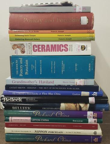 18 POTTERY & PORCELAIN REFERENCE BOOKS: Including, Belleek, Flow blue, Pickard china, Clarice Cliff colour price guide, Chintz, Herend, etc.