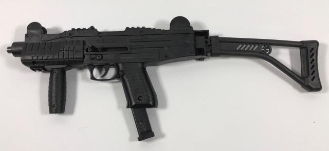 EKOL ASI BLANK MACHINE GUN: Ekol ASI blank machine gun, cal. 9mm P.A. EAS 1490006, complete with foregrip, 1 long magazine and folding stock.