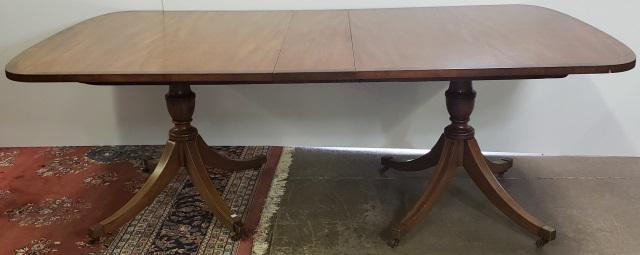 GEORGIAN STYLE MAHOGANY DINING TABLE (1 of 5)