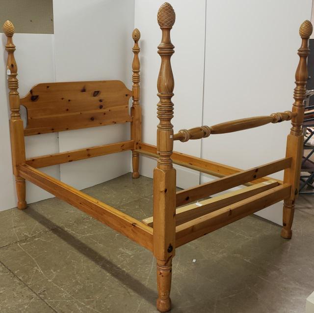 PINE 4 POSTER BED (1 of 4)