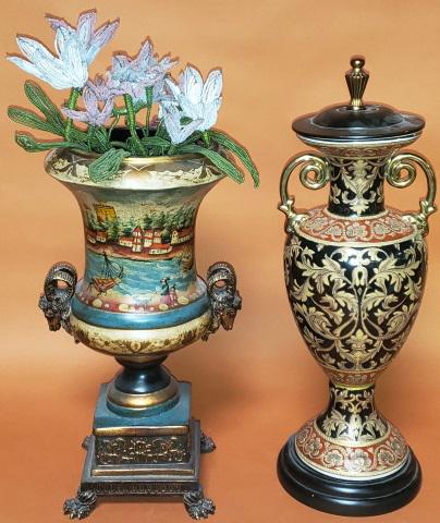 2 DECORATIVE URNS (1 of 7)