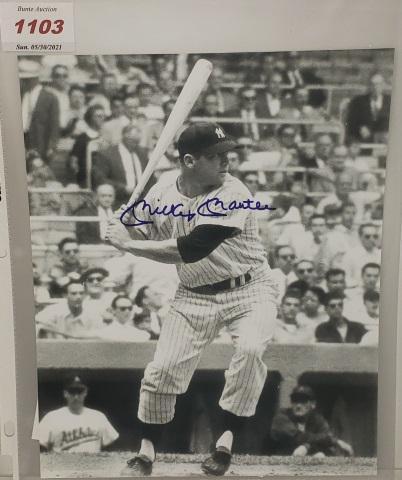 MICKEY MANTLE AUTOGRAPHED PHOTO (1 of 3)