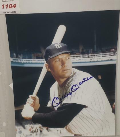 MICKEY MANTLE AUTOGRAPHED PHOTO (1 of 3)