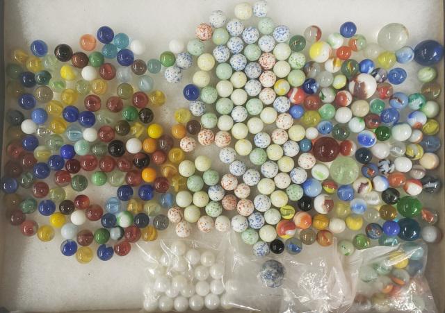 GROUP OF MISCELLANEOUS MARBLES: Glass marbles in 3 containers.