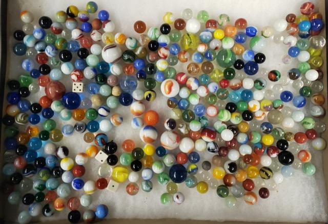 3 GROUPS OF MISCELLANEOUS MARBLES (1 of 8)