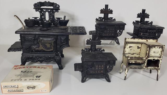 4 MINIATURE CAST IRON STOVES (1 of 6)