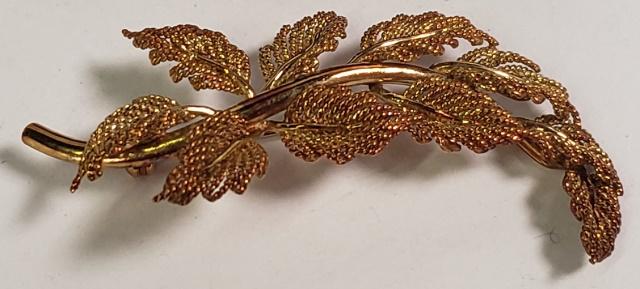 TIFFANY & CO. 18K GOLD PIN (1 of 5)
