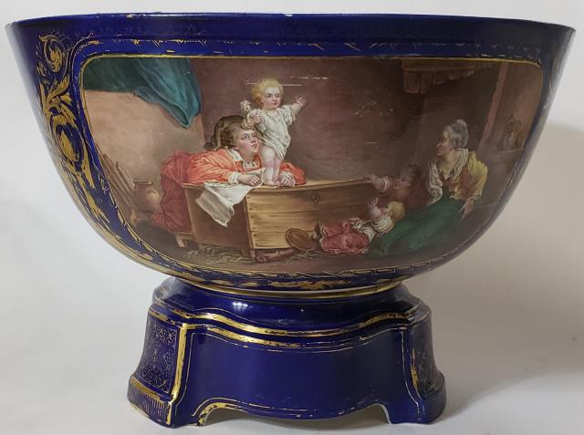 19TH CENTURY SEVRES PORCELAIN CENTER BOWL (1 of 18)