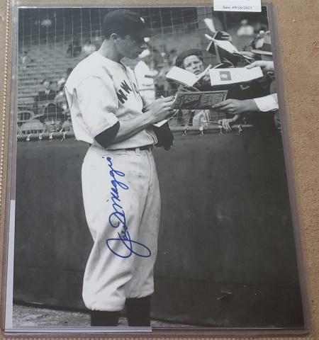 JOE DIMAGGIO AUTOGRAPH (1 of 3)