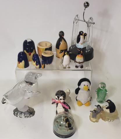 2 GROUPS MISC. PENGUIN FIGURES (1 of 3)