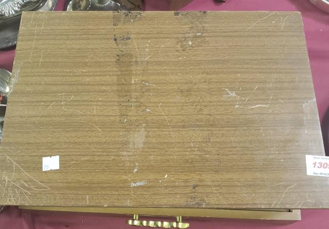 SET OF SILVERPLATE FLATWARE (1 of 2)