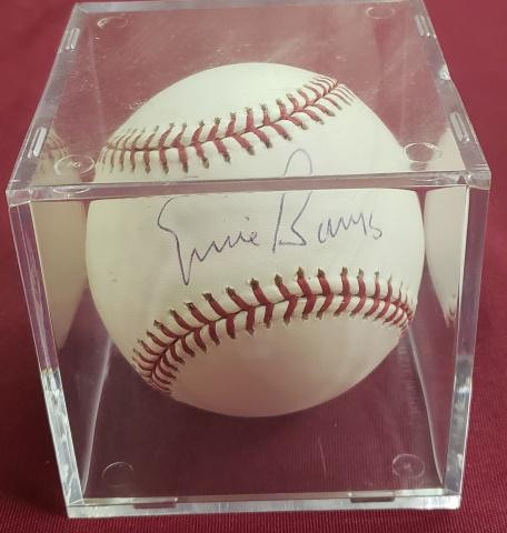 ERNIE BANKS SIGNED BASEBALL (1 of 1)