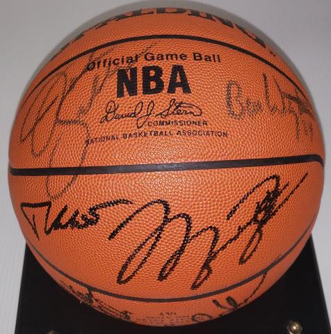 Chicago bulls team signed basketball sale